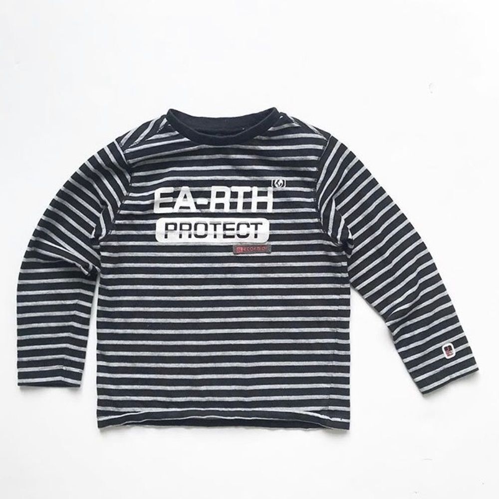 Okaidi protect earth long sleeve top EUC 6Y
